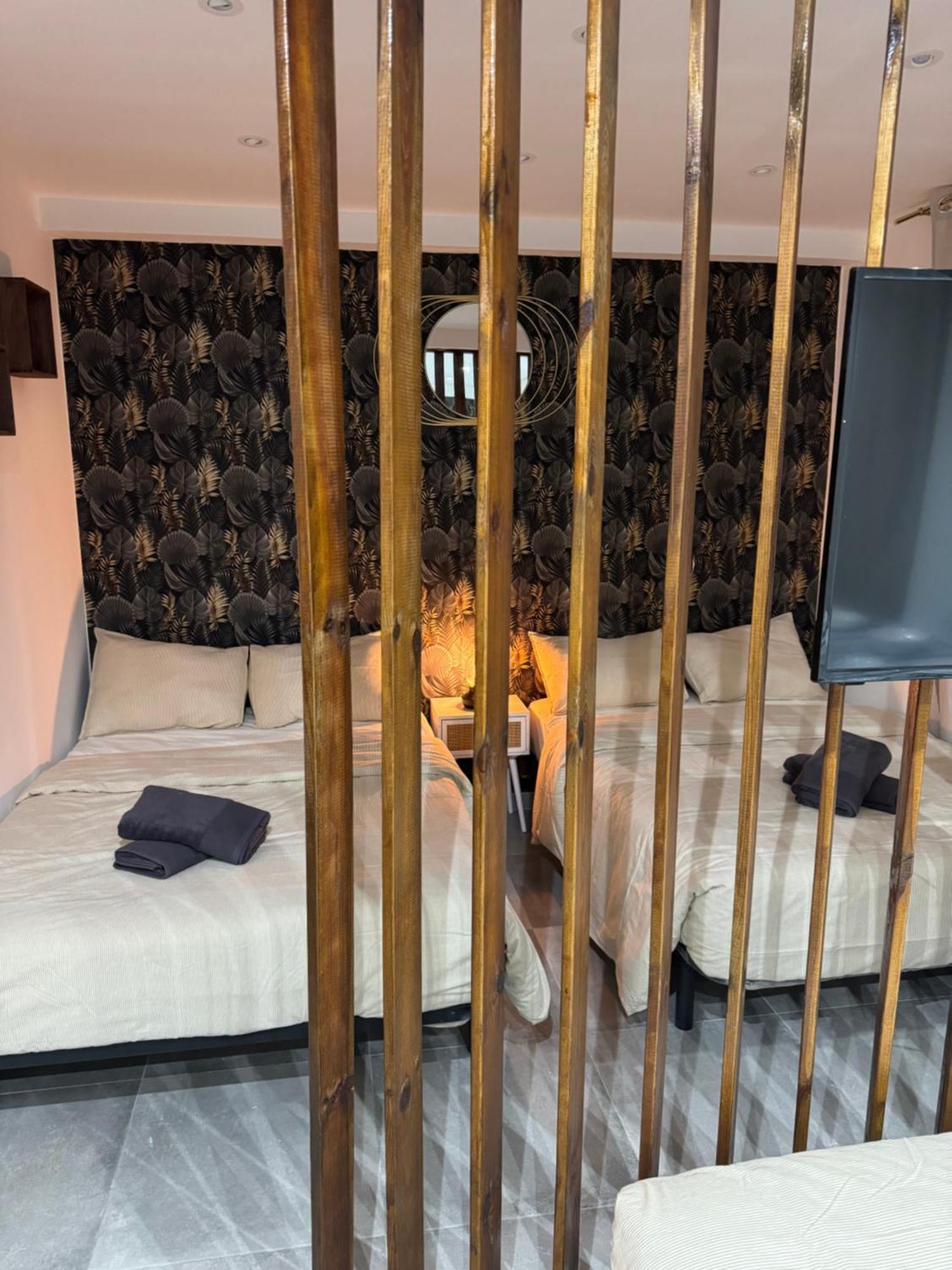 Luxury Apartments Near The Beach And Downtown Centrum 8 Аликанте Екстериор снимка