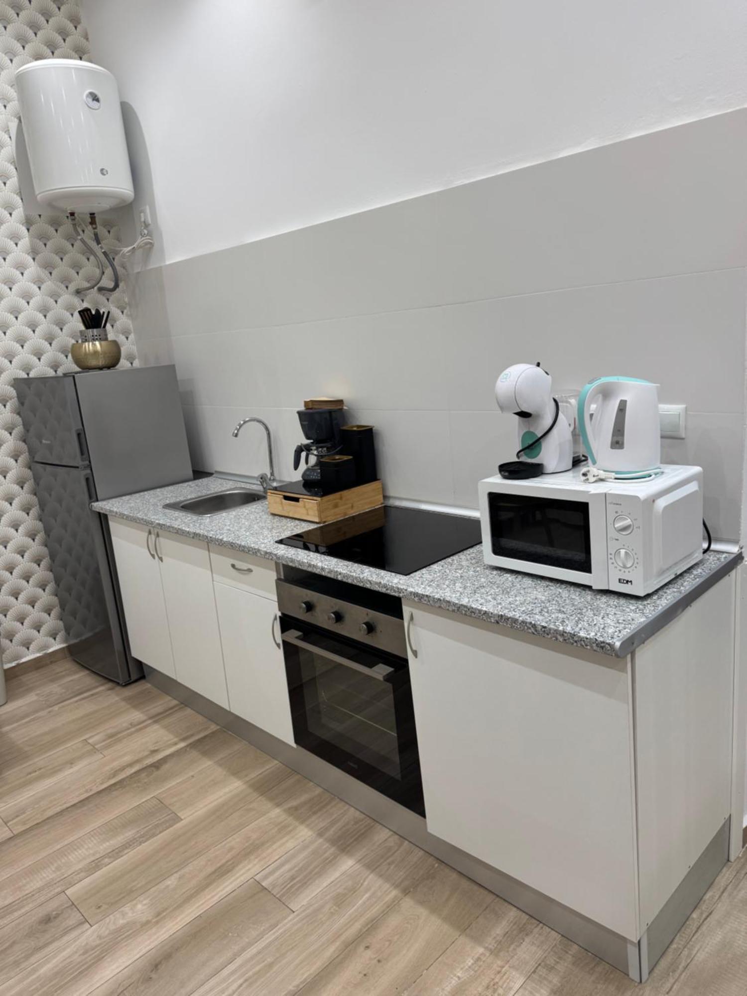 Luxury Apartments Near The Beach And Downtown Centrum 8 Аликанте Екстериор снимка