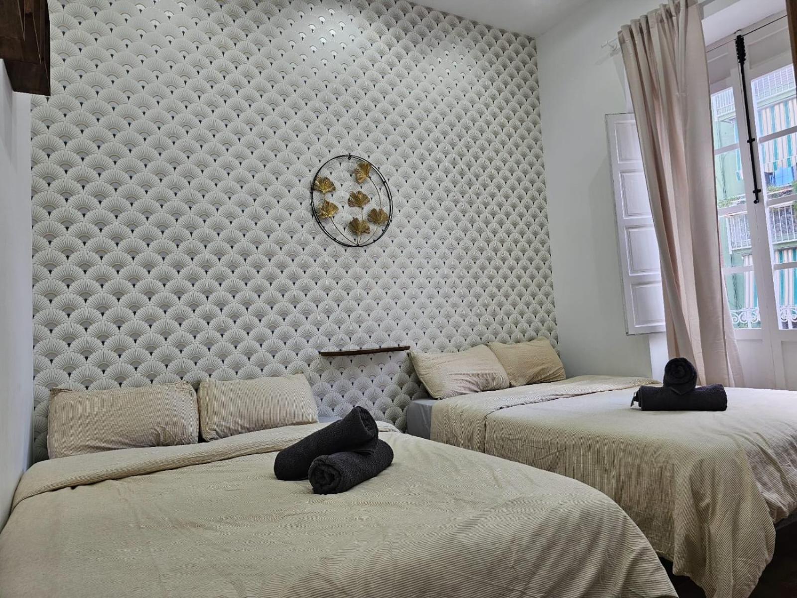 Luxury Apartments Near The Beach And Downtown Centrum 8 Аликанте Екстериор снимка