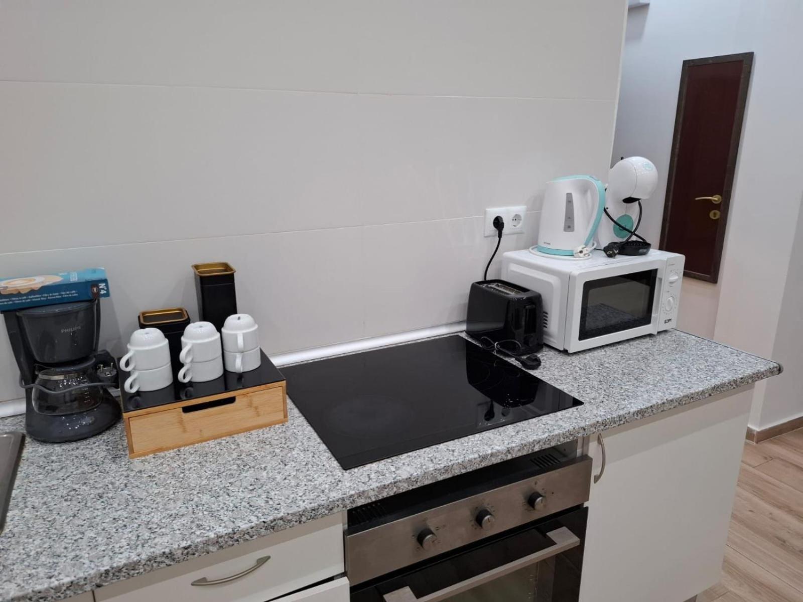 Luxury Apartments Near The Beach And Downtown Centrum 8 Аликанте Екстериор снимка
