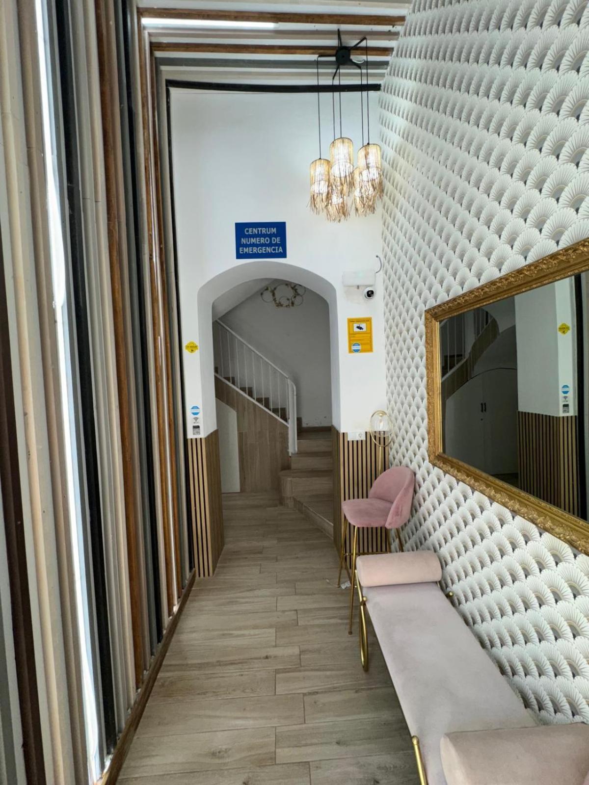 Luxury Apartments Near The Beach And Downtown Centrum 8 Аликанте Екстериор снимка