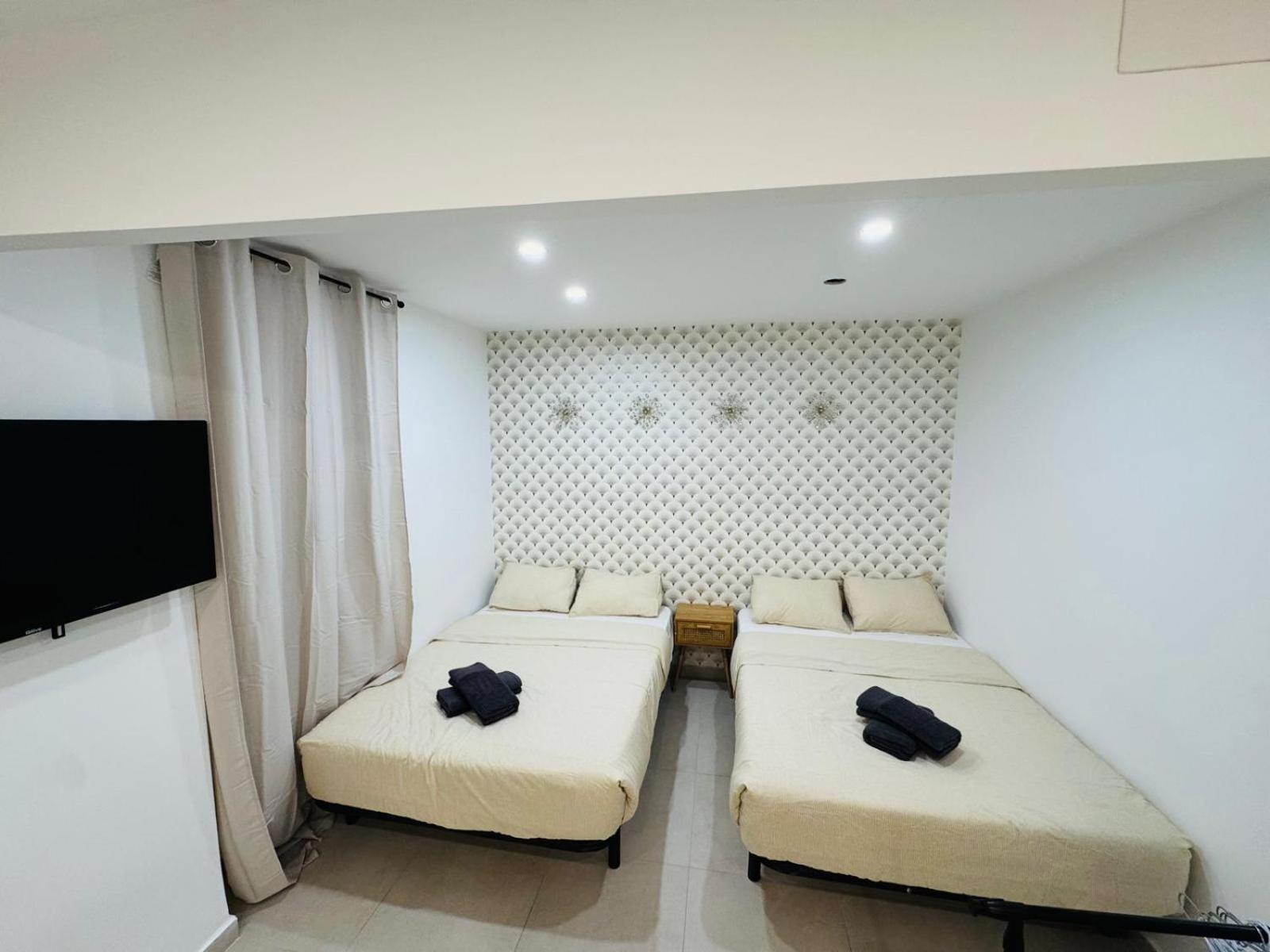 Luxury Apartments Near The Beach And Downtown Centrum 8 Аликанте Екстериор снимка
