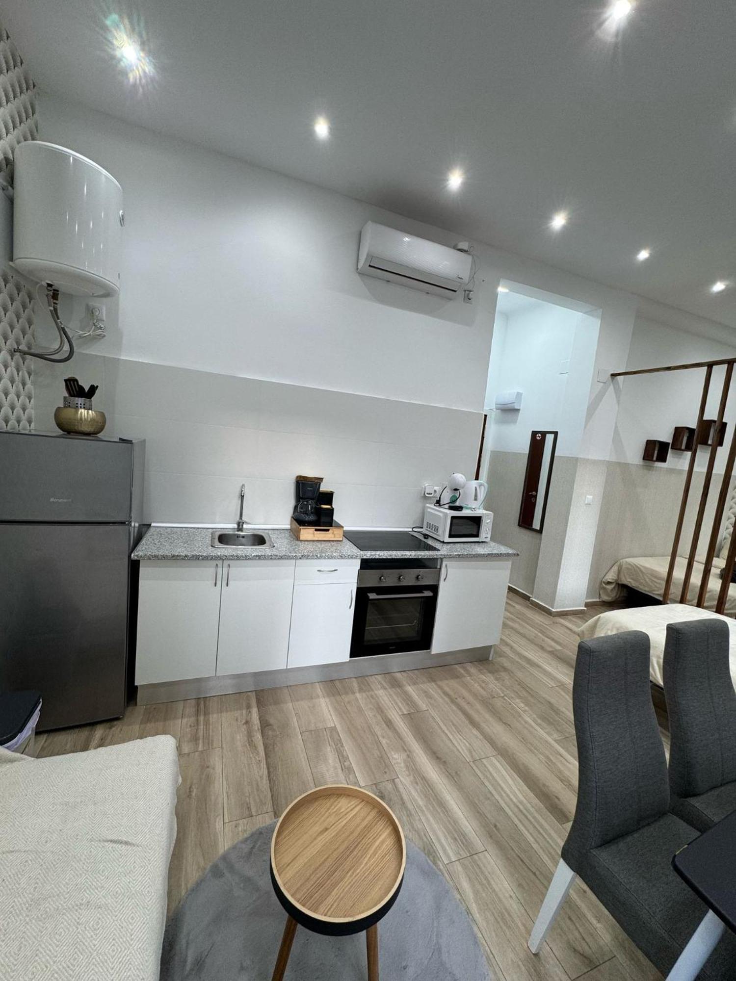 Luxury Apartments Near The Beach And Downtown Centrum 8 Аликанте Екстериор снимка