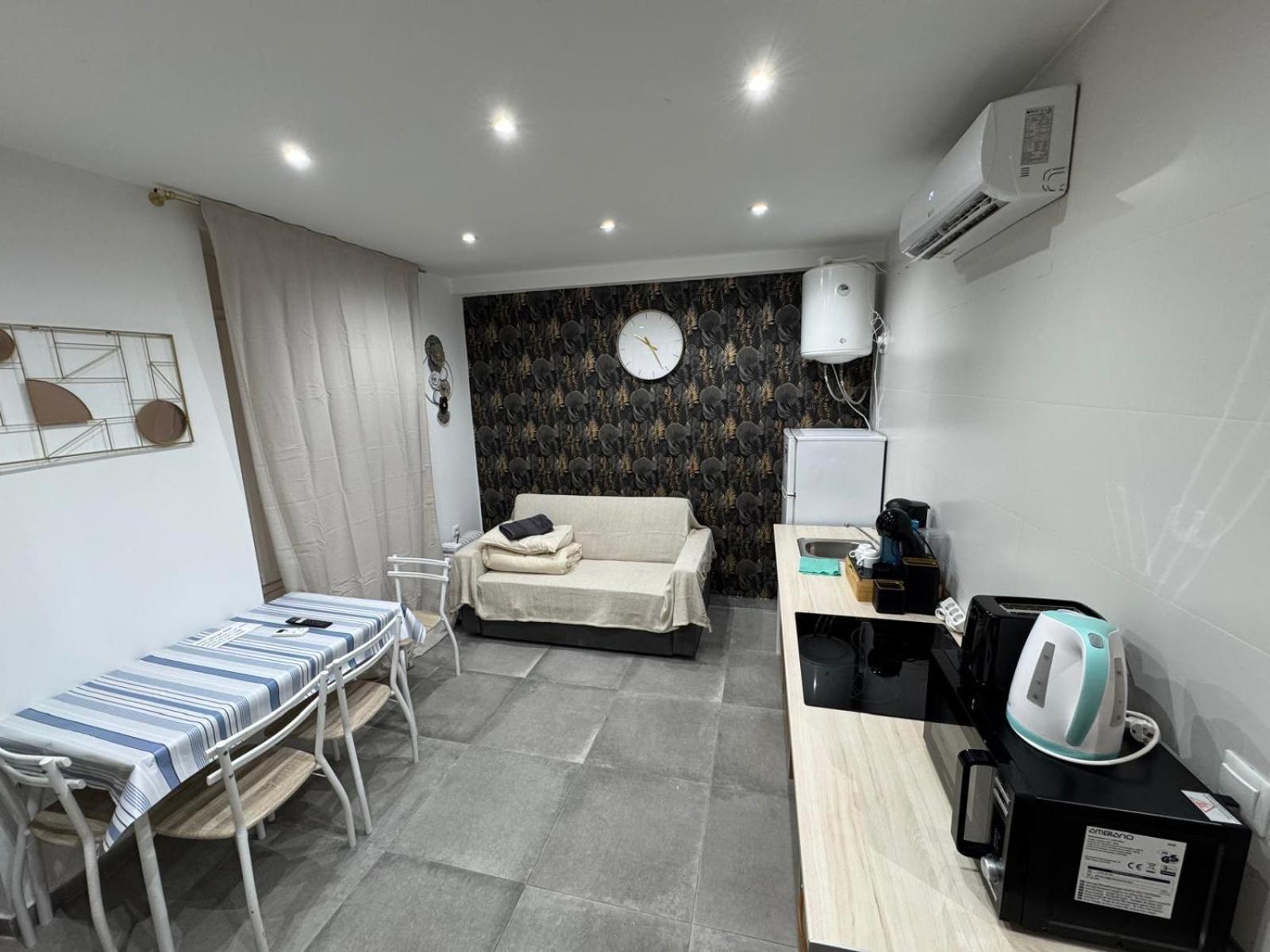 Luxury Apartments Near The Beach And Downtown Centrum 8 Аликанте Екстериор снимка